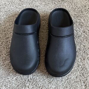 OOFOS Black Women's Clogs